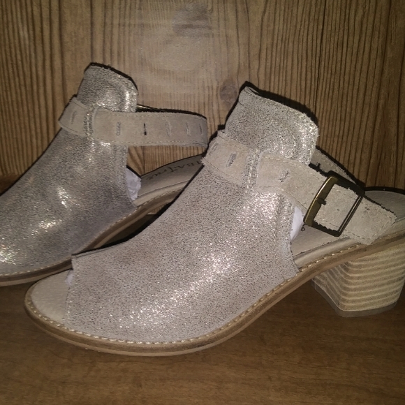 Diba Shoes - Diba True Casa Loma Peep Toe Heels